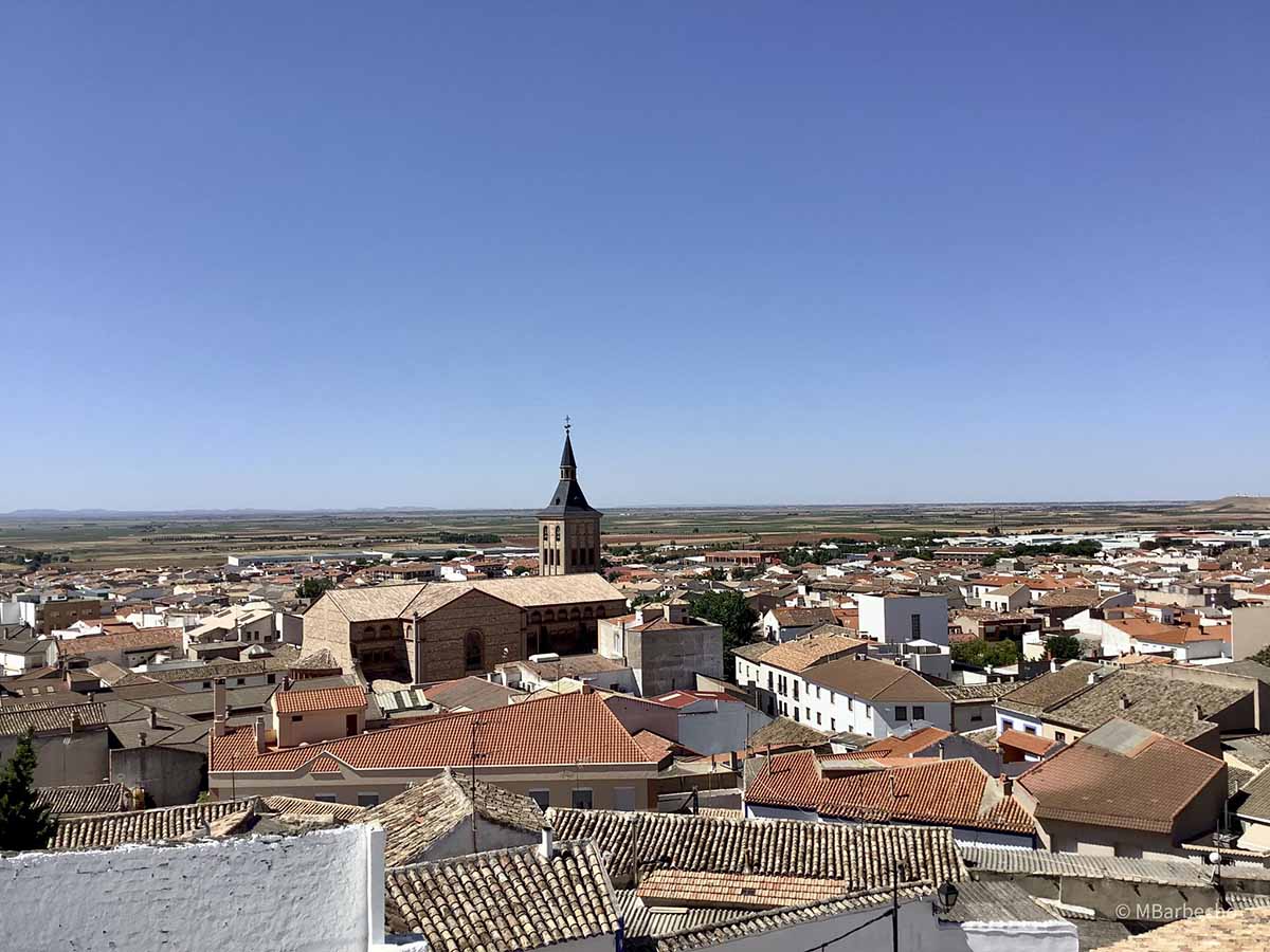 Cielo despejado en Campo de Criptana.