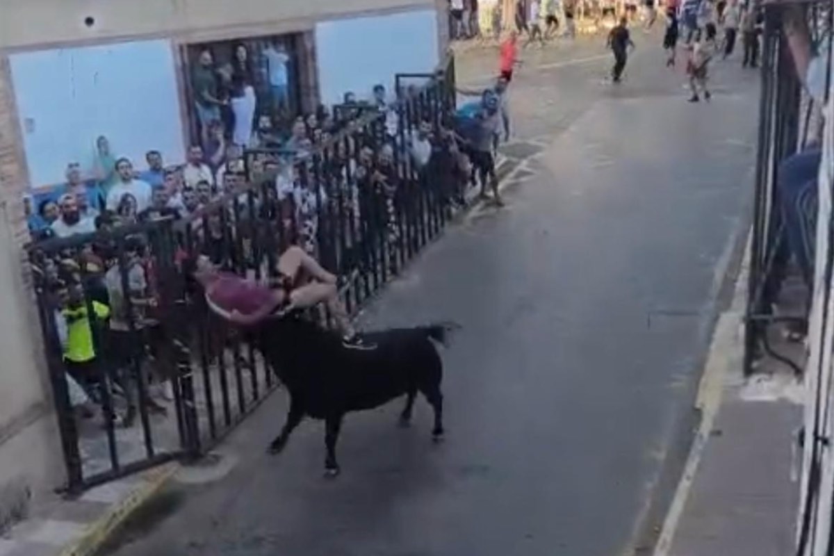 Cogida de un toro en Fernán Caballero (Ciudad Real)