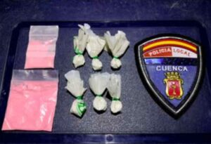 Imagen de la droga incautada al conductor que huyó en Cuenca.