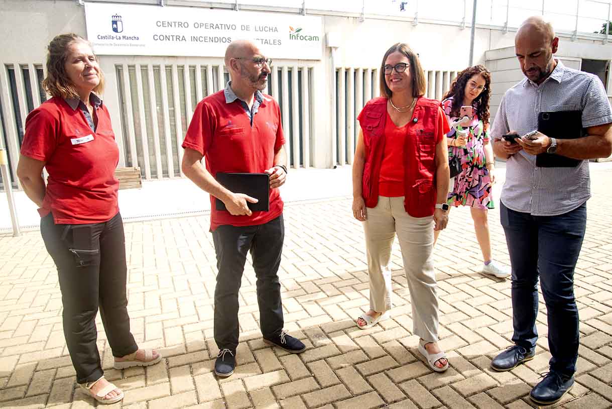 Esther Padilla y Juanjo Fernández dieron la última hora de los incendios. Foto: Rebeca Arango.