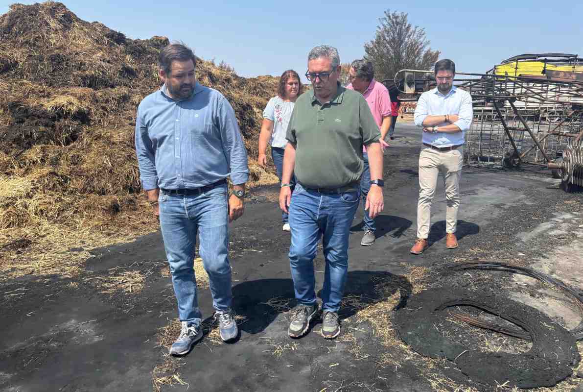 Paco Núñez visitó Navalmoralejo y Calera y Chozas, las zonas afectadas por los incendios.