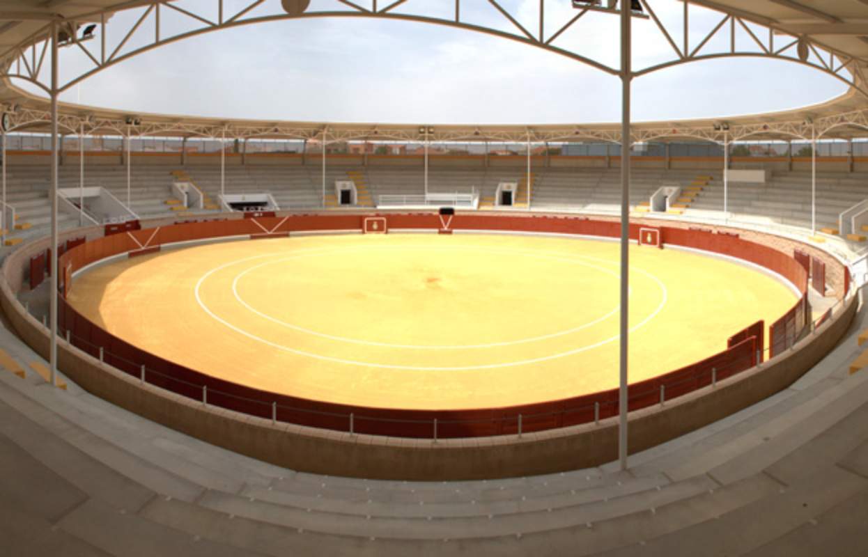 Plaza de toros de Villaseca, donde se celebrará el espectáculo cómico-taurino.