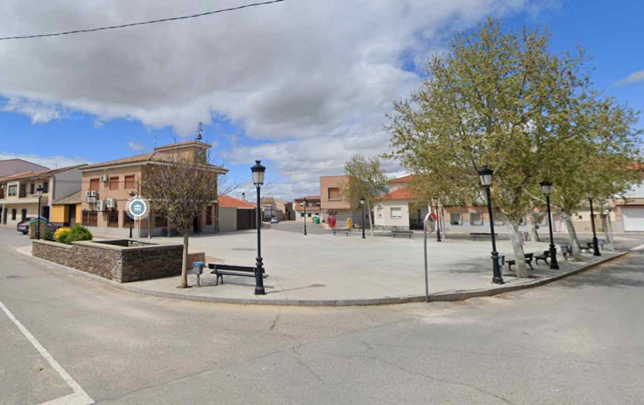Plaza Mayor de Villaminaya.