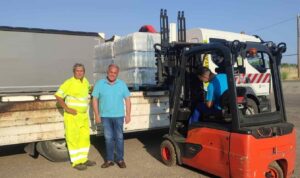 La Diputación de Toledo ha repartido agua en dos pueblos afectados por los incendios.