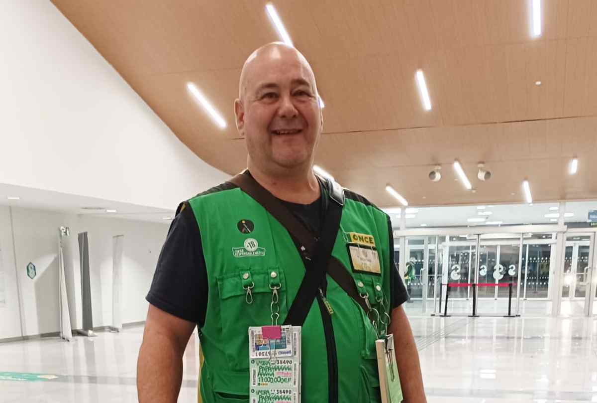 Sergio Jiménez López-Rey, vendedor de la ONCE en el Hospital Universitario de Toledo.