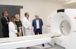 Alberto Jara visitó el nuevo servicio del Hospital Universitario de Guadalajara.