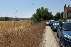 Una parcela sin desbrozar en Toledo. Foto: PSOE Toledo