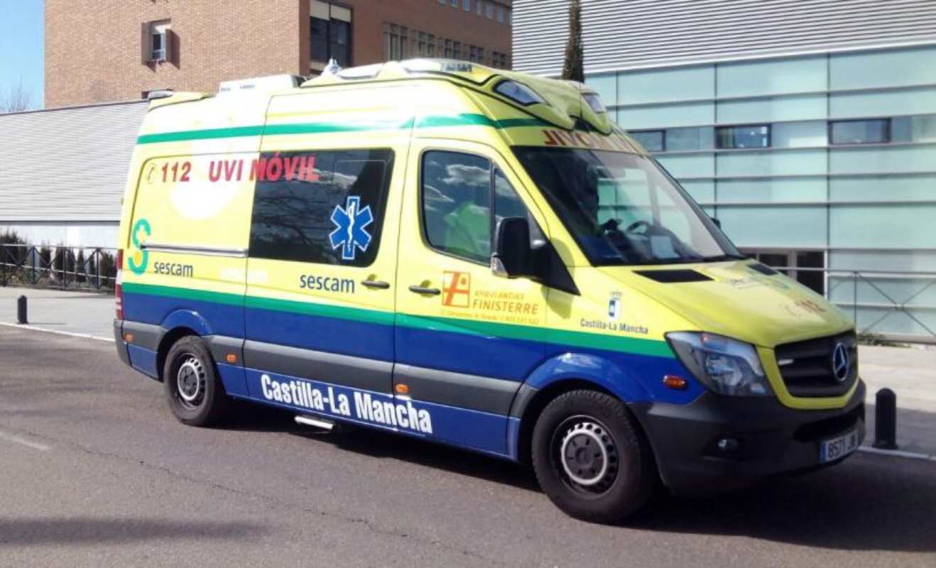 Imagen de archivo de una UVI móvil de Sescam. ambulancia