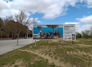 Valla publicitaria en Albacete.