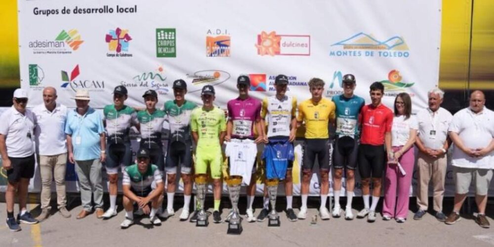 Foto de familia con los mejores de la I Vuelta a Castilla-La Mancha Leader.