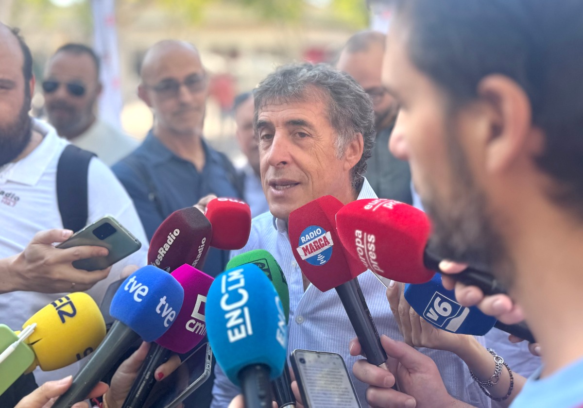 Perico Delgado, exciclista y comentarista de RTVE en la Feria de Albacete. Elena Valero