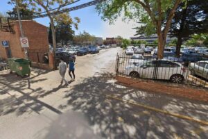 Imagen del acceso al aparcamiento disuasorio de la calle Carlos López Bustos