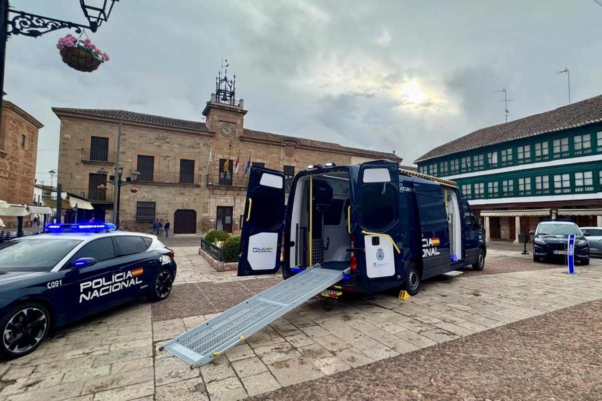 Nueva oficina móvil de la Policía Nacional