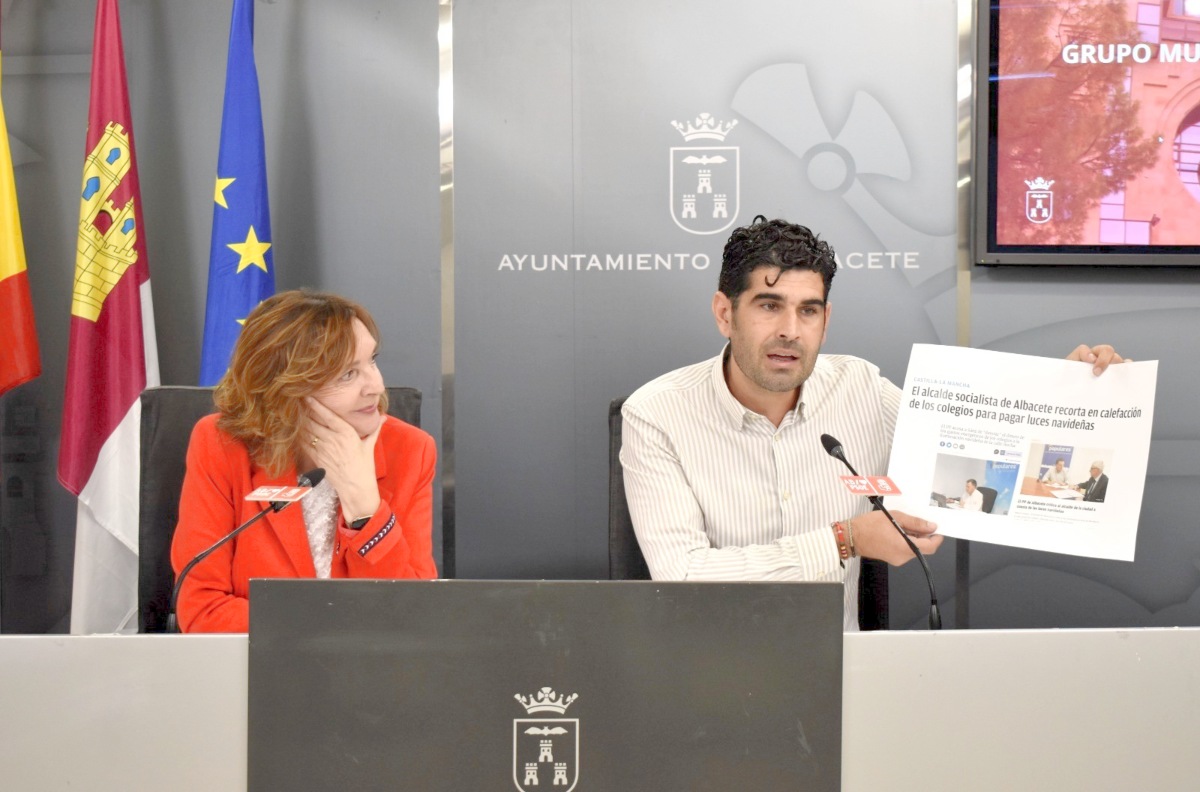 Los portavoces socialistas en Albacete José González y María José López