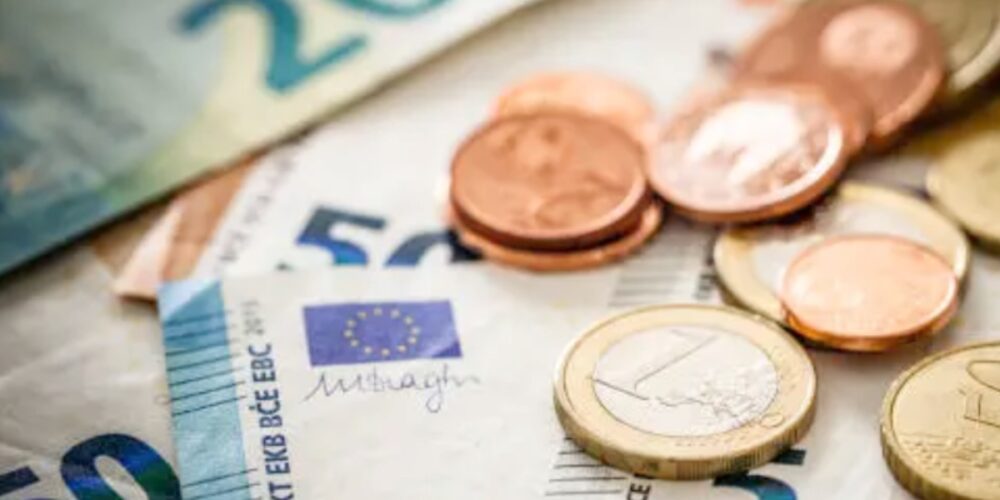 Foto de archivo de dinero.