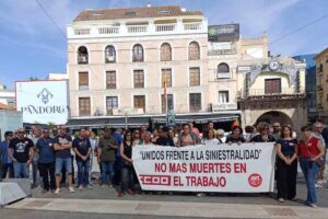 Trabajadores concentrados en la Plaza Mayor de Ciudad Real