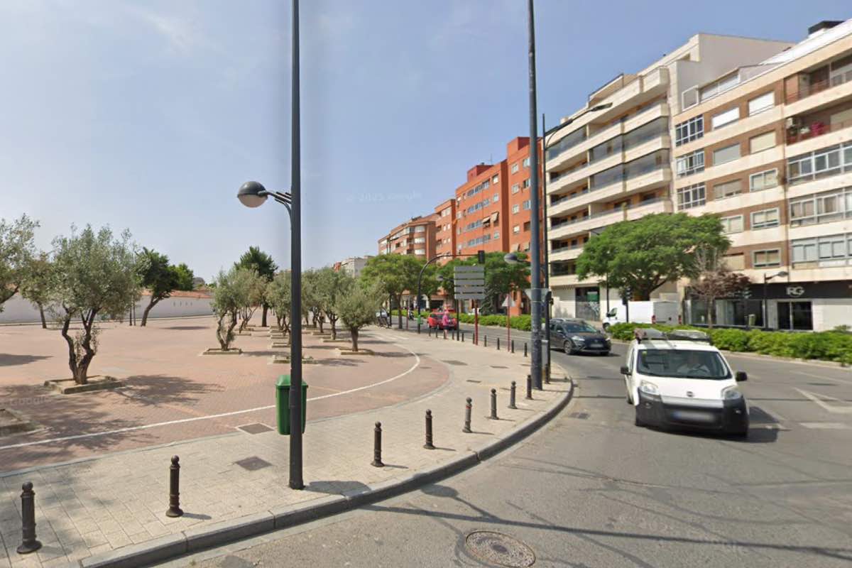 El suceso se ha producido en la confluencia entre una calle y una avenida de la zona del recinto ferial albaceteño