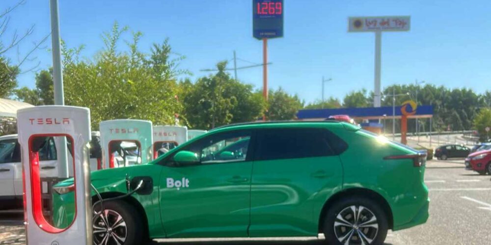 Imagen de un coche de Bolt en Toledo.