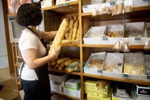 Un comercio de pan de Toledo. . Foto: Rebeca Arango.