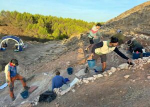Trabajos en el yacimiento de Cerro Arenoso, en Carrascosa del Campo (Cuenca) - EUROPA PRESS