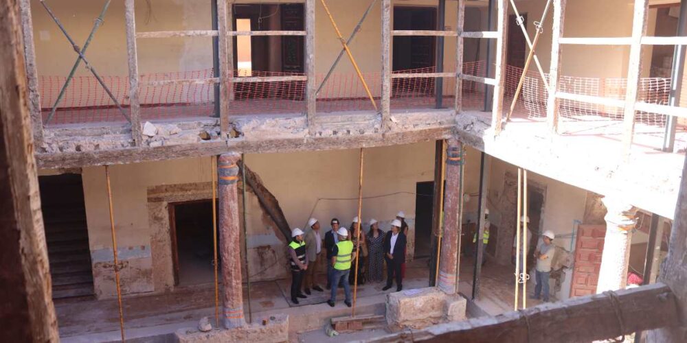 El vicepresidente segundo del Gobierno regional, José Manuel Caballero, que ha visitado la rehabilitación.