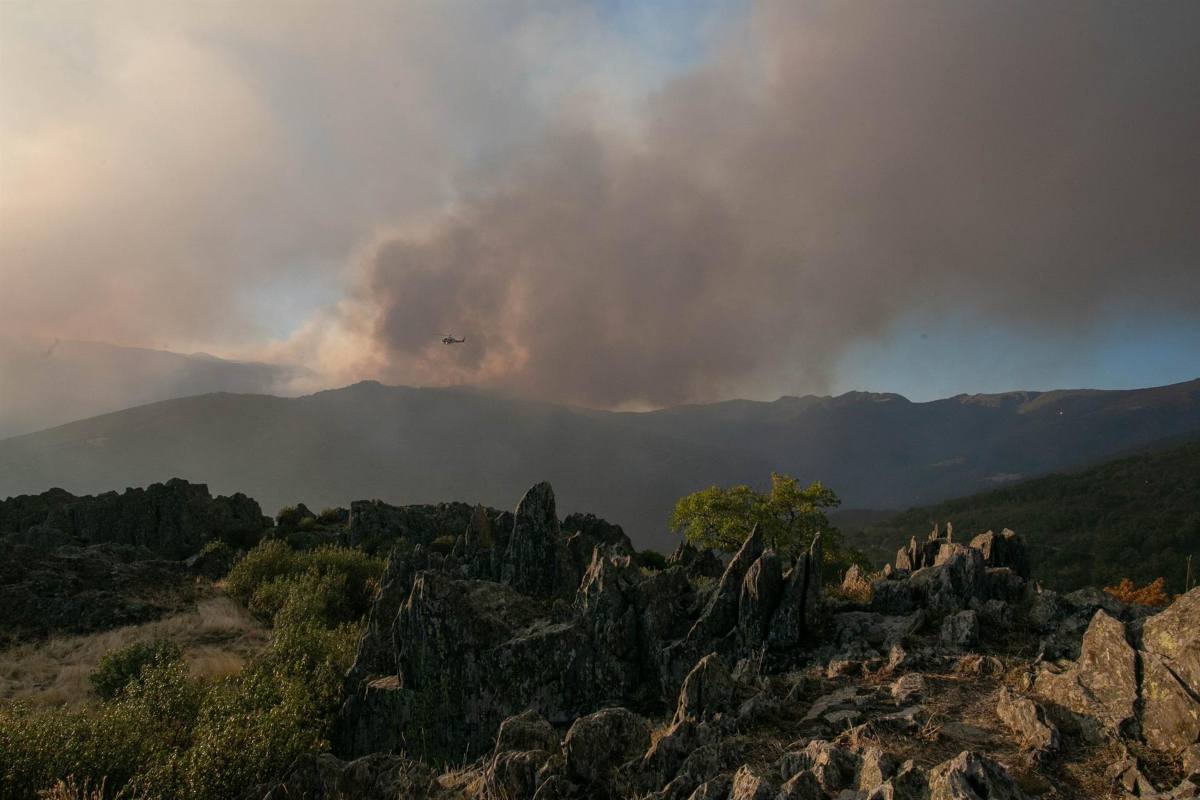 Labores de extinción del incendio de Peñalba de la Sierra. Foto: Junta de CLM.