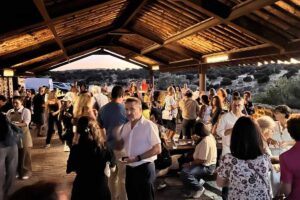 Personas participando en la iniciativa "Enclave Melque 2025", en Toledo