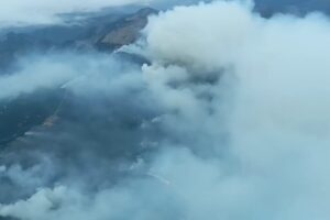 Incendio forestal de Peñalba de la Sierra (Guadalajara) este domingo. Foto: Infocam