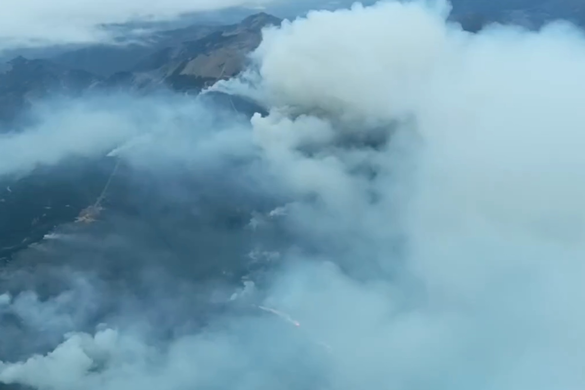 Incendio forestal de Peñalba de la Sierra (Guadalajara) este domingo. Foto: Infocam