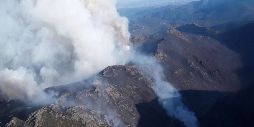 Imagen del incendio en la Sierra Norte de Guadalajara.