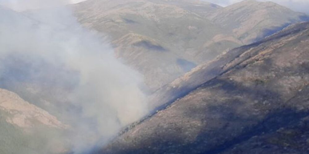 Tercer día incendio Peñalba de la Sierra desde el aire Foto: Infocam