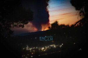 Incendio en el término municipal de Polán visto desde Toledo. Foto: Rebeca Arango.