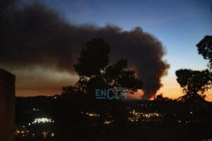 Incendio en el término municipal de Polán visto desde Toledo. Foto: Rebeca Arango.