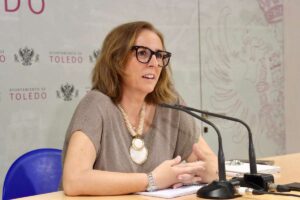 La concejala de Obras y Servicios, Loreto Molina, en la rueda de prensa.