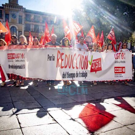 Manifestación por la reducción de la jornada laboral en Toledo.