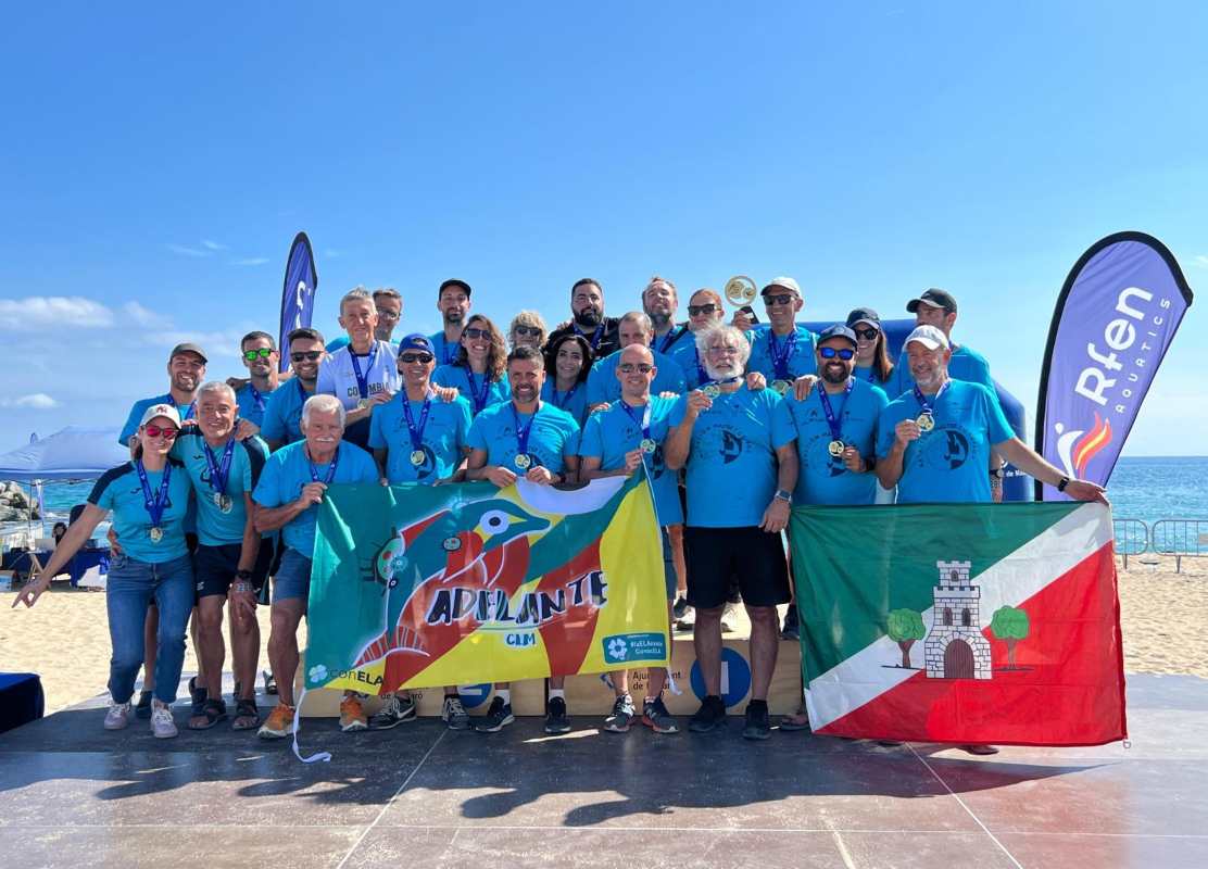 Foto de familia del CN Máster Torrijos, flamante campeón de la Copa de España.