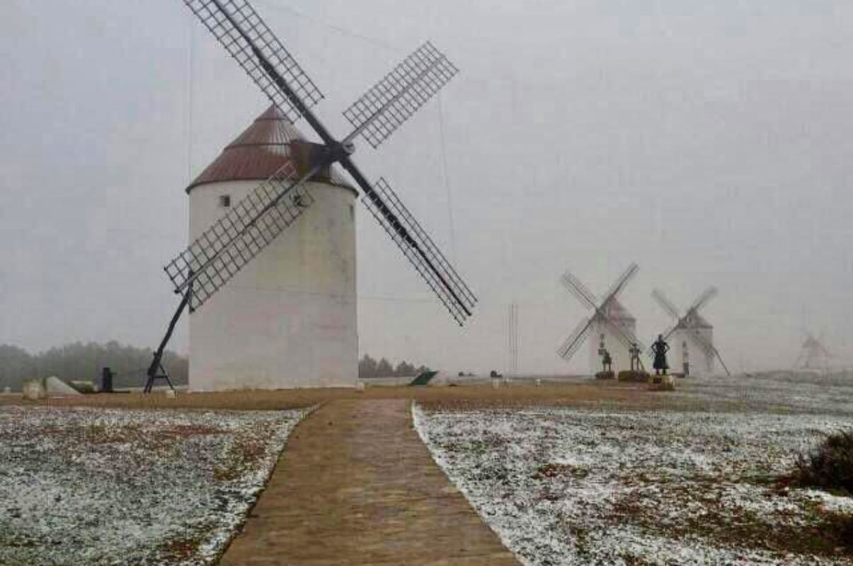Los molinos de Mota del Cuervo están muy bien documentados.