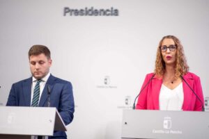 El consejero de Fomento, Nacho Hernando, y la consejera de Igualdad, Sara Simón.