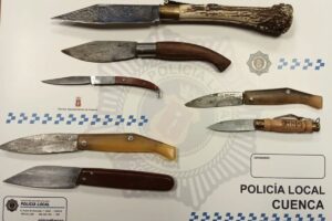 Navajas intervenidas en Cuenca. Foto: Policía Local
