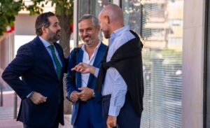 Paco Núñez asistió al acto ‘Dificultades del inicio del curso escolar’.