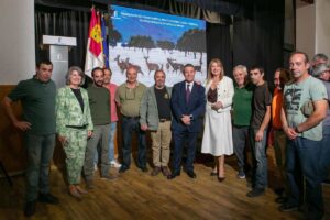El presidente regional asistió a la presentación del ‘Estudio de impacto económico, social y ambiental de la actividad cinegética de Castilla-La Mancha’.