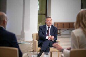 Emiliano García-Page en una entrevista con CMM.