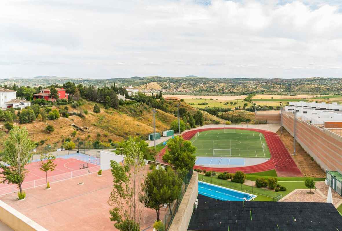 International School San Patricio Toledo.