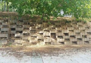 Ubicado en el Paseo de Don Vicente.