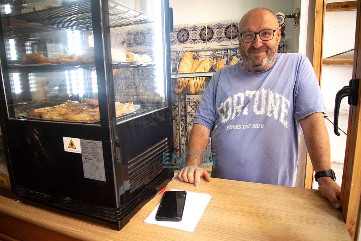Francisco Ruiz, en su panadería. Foto: Rebeca Arango.