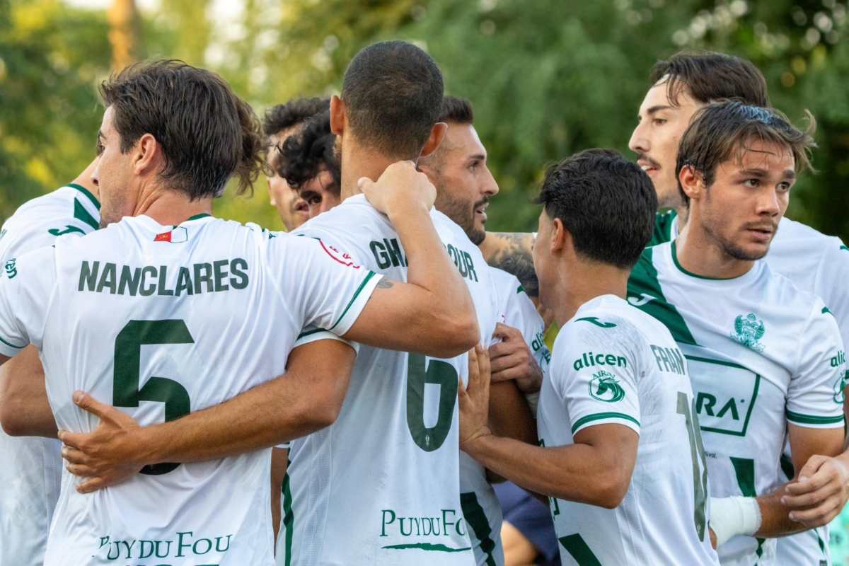 Los jugadores del Toledo, festejando uno de los goles. Foto: CD Toledo.