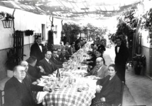 Comida en el mítico restaurante Venta de Aires.
