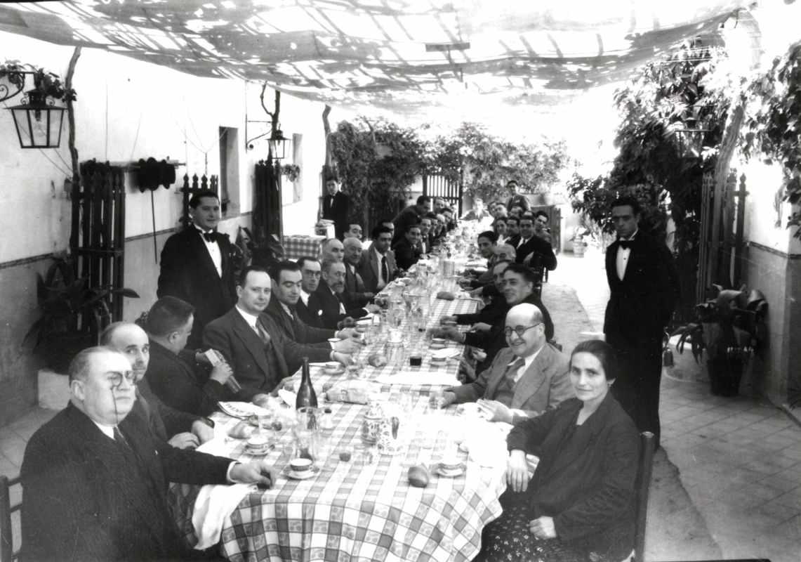 Comida en el mítico restaurante Venta de Aires.