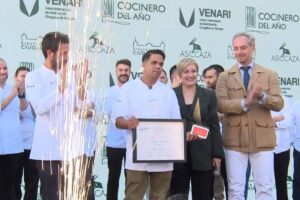 El chef Jorge Asenjo tras alzarse con el premio del Cocinero del Año 2025