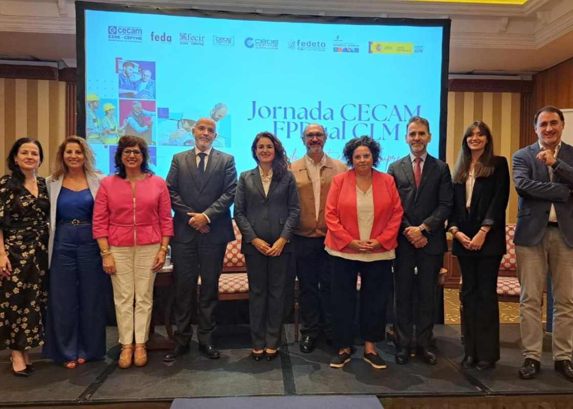 Foto de grupo de la Jornada Cecam FP Dual de Castilla-La Mancha.